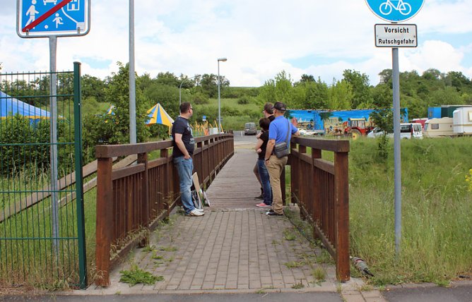 Tierschützer mit Aktion (Foto: Karl-Heinz Herrmann) Tierschützer mit Aktion (Foto: Karl-Heinz Herrmann)