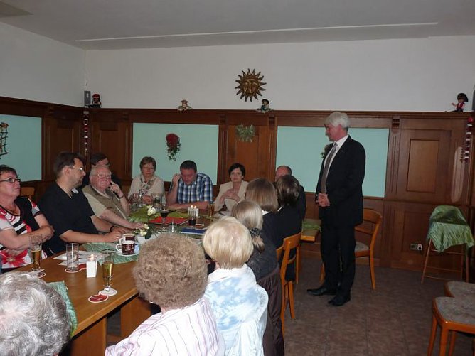 CDU Stammtisch in Greußen (Foto: Karl-Heinz Herrmann) CDU Stammtisch in Greußen (Foto: Karl-Heinz Herrmann)