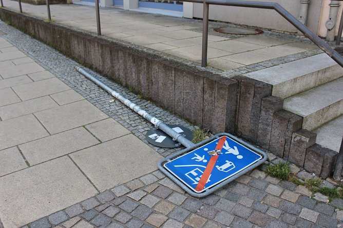 Wenn rohe Kr&auml;fte... (Foto: Karl-Heinz Herrmann)