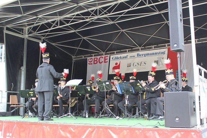 Mit Fr&uuml;hschoppen gestartet (Foto: Karl-Heinz Herrmann)