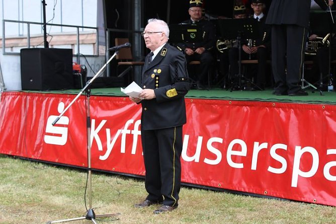 Mit Fr&uuml;hschoppen gestartet (Foto: Karl-Heinz Herrmann)