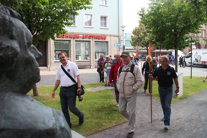 Bis nach Ebeleben soll Hans Jürgen Grönke die Pilger heute bringen (Foto: Angelo Glashagel) Bis nach Ebeleben soll Hans Jürgen Grönke die Pilger heute bringen (Foto: Angelo Glashagel)