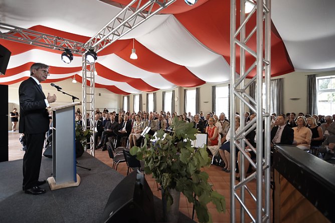 Partnerschule in Ro&szlig;leben besucht (Foto: Siemens AG/Andreas Hultsch)