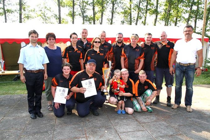 Hitzeschlacht zum Kreisfeuerwehrtag (Foto: Günter Herting) Hitzeschlacht zum Kreisfeuerwehrtag (Foto: Günter Herting)