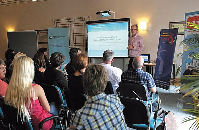 Jugendliche aktiv kreativ im Kyffh&auml;userkreis (Foto: Kreisjugendring)