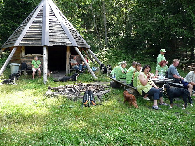 4 Pfoten Hundeclub (Foto: Erna Michael)