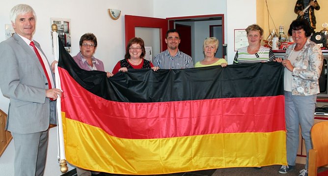 Neue Fahne f&uuml;r Gehofen (Foto: privat)