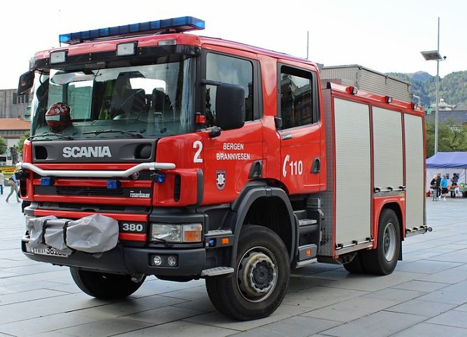 Feuerwehren immer rot? (Foto: Karl-Heinz Herrmann) Feuerwehren immer rot? (Foto: Karl-Heinz Herrmann)