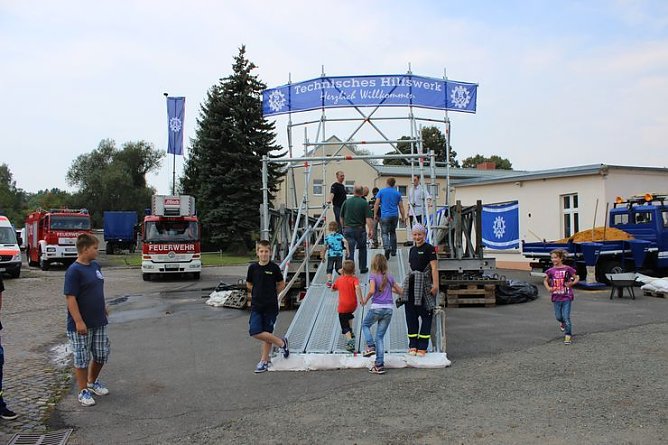 THW familiär gefeiert (Foto: Karl-Heinz Herrmann) THW familiär gefeiert (Foto: Karl-Heinz Herrmann)