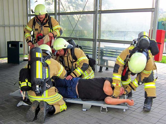 Gefahrstoff&uuml;bung der Feuerwehren bei WAGO (Foto: Wago)