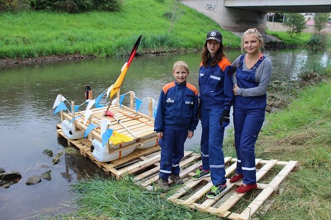 Besuchermagnet Wipperbootrennen (Foto: Karl-Heinz Herrmann) Besuchermagnet Wipperbootrennen (Foto: Karl-Heinz Herrmann)