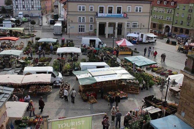 Besuch beim Pflanzenmarkt lohnt (Foto: Karl-Heinz Herrmann) Besuch beim Pflanzenmarkt lohnt (Foto: Karl-Heinz Herrmann)