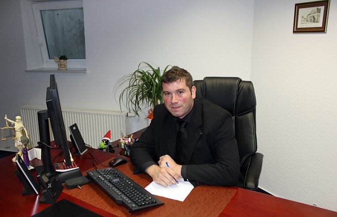 Kanzlei er&ouml;ffnet (Foto: Karl-Heinz Herrmann)