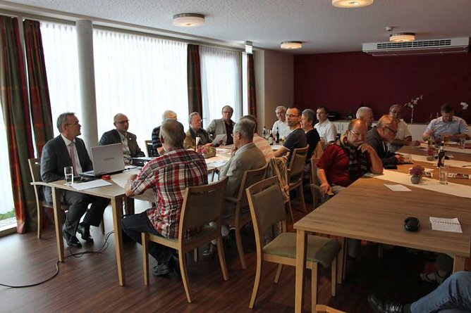 Haus am Wipper besichtigt (Foto: Karl-Heinz Herrmann)