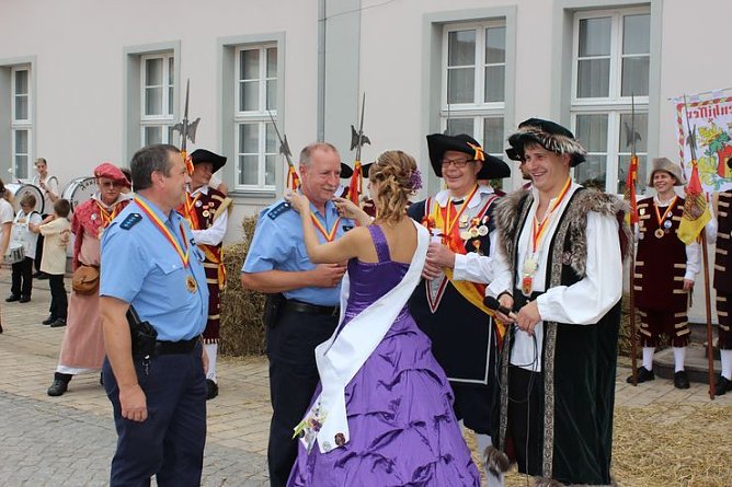 Hausmänner laden zum Bauernmarkt ein (Foto: Karl-Heinz Herrmann) Hausmänner laden zum Bauernmarkt ein (Foto: Karl-Heinz Herrmann)