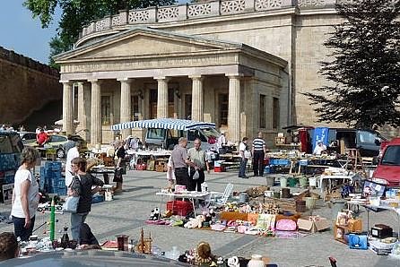 Wieder Trödelmarkt in Sondershausen (Foto: Karl-Heinz Herrmann) Wieder Trödelmarkt in Sondershausen (Foto: Karl-Heinz Herrmann)