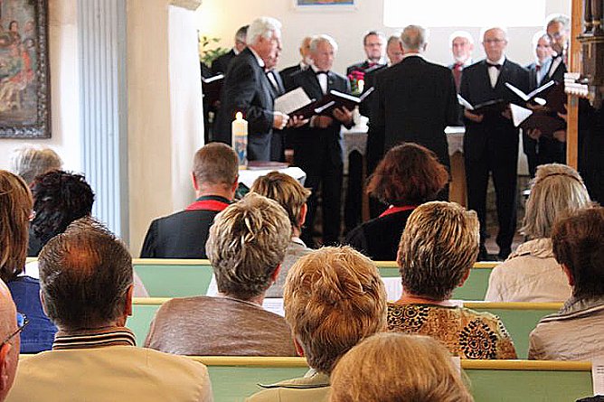 St. Elisabeth-Kirche Gundersleben (Foto: Karl-Heinz Herrmann) St. Elisabeth-Kirche Gundersleben (Foto: Karl-Heinz Herrmann)