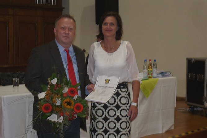 Wahl einer/s ehrenamtlichen Kreisbeigeordneten (Foto: Karl-Heinz Herrmann) Wahl einer/s ehrenamtlichen Kreisbeigeordneten (Foto: Karl-Heinz Herrmann)