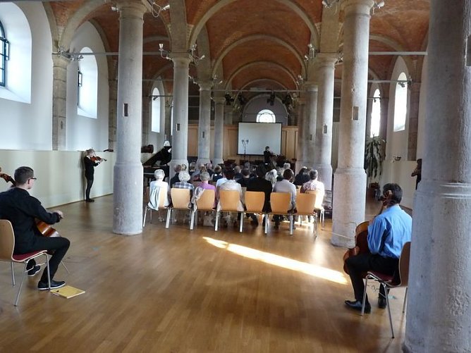 Raumton mal anders (Foto: Karl-Heinz Herrmann) Raumton mal anders (Foto: Karl-Heinz Herrmann)