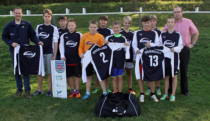 enviaM erw&auml;rmt die Kinder des VfB Oldisleben e.V. (Foto: Bernd Wollweber)
