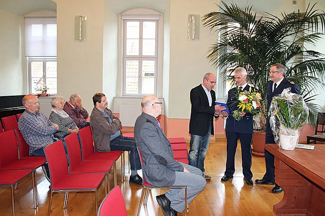 Thüringen setzt auf Kontaktbereichsbeamte, auch in Greußen (Foto: Karl-Heinz Herrmann) Thüringen setzt auf Kontaktbereichsbeamte, auch in Greußen (Foto: Karl-Heinz Herrmann)