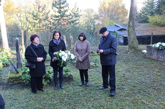 Der Opfer gedacht und Mahnung ausgesprochen (Foto: Karl-Heinz Herrmann) Der Opfer gedacht und Mahnung ausgesprochen (Foto: Karl-Heinz Herrmann)