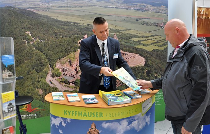 Kyffhäuserkreis wirbt in Chemnitz (Foto: Landratsamt Kyffhäuserkreis) Kyffhäuserkreis wirbt in Chemnitz (Foto: Landratsamt Kyffhäuserkreis)