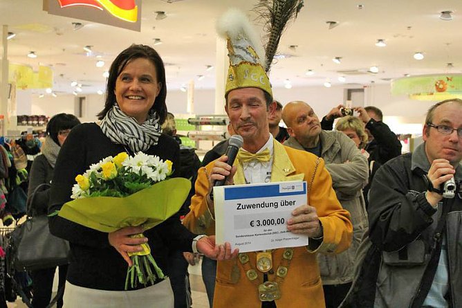 Alles Geld verjubelt (Foto: Karl-Heinz Herrmann) Alles Geld verjubelt (Foto: Karl-Heinz Herrmann)