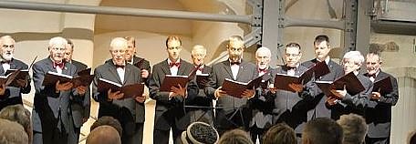 Weihnachtskonzert mit dem Albert-Fischer-Chor (Foto: Karl-Heinz Herrmann) Weihnachtskonzert mit dem Albert-Fischer-Chor (Foto: Karl-Heinz Herrmann)