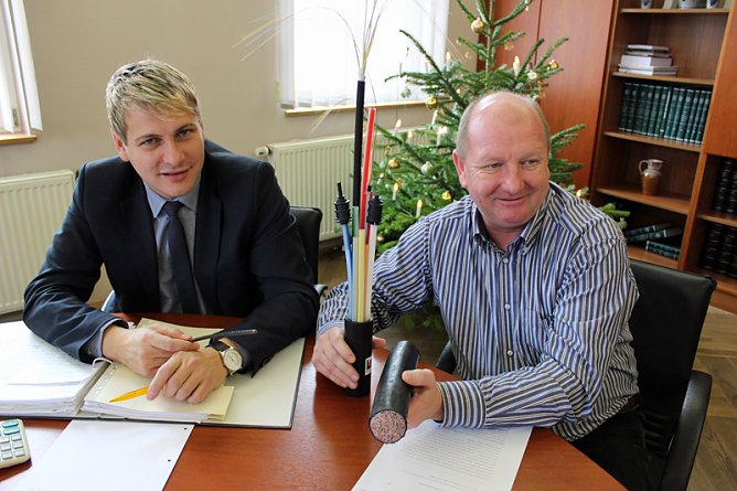 Ab sofort schnelles Internet für Frankenhäuser Ortsteile (Foto: Karl-Heinz Herrmann) Ab sofort schnelles Internet für Frankenhäuser Ortsteile (Foto: Karl-Heinz Herrmann)