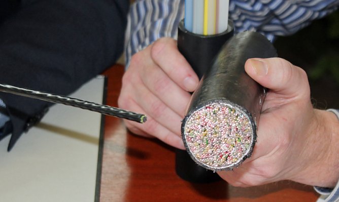 Ab sofort schnelles Internet für Frankenhäuser Ortsteile (Foto: Karl-Heinz Herrmann) Ab sofort schnelles Internet für Frankenhäuser Ortsteile (Foto: Karl-Heinz Herrmann)