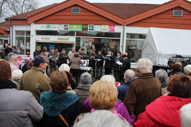 Auch in Jecha war der Weihnachtsmann (Foto: Karl-Heinz Herrmann) Auch in Jecha war der Weihnachtsmann (Foto: Karl-Heinz Herrmann)