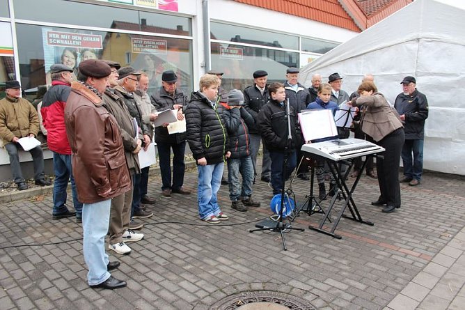 Auch in Jecha war der Weihnachtsmann (Foto: Karl-Heinz Herrmann) Auch in Jecha war der Weihnachtsmann (Foto: Karl-Heinz Herrmann)