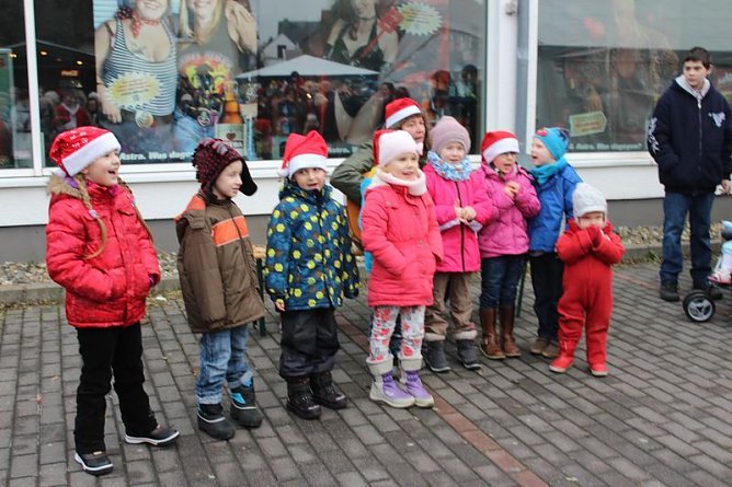 Auch in Jecha war der Weihnachtsmann (Foto: Karl-Heinz Herrmann) Auch in Jecha war der Weihnachtsmann (Foto: Karl-Heinz Herrmann)