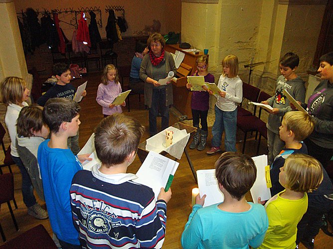 Krippenspielprobe in der Unterkirche Bad Frankenhausen (Foto: Peter Zimmer)