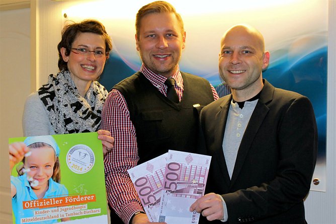 1.000 Euro Spende für todkranke Kinder (Foto: Privat) 1.000 Euro Spende für todkranke Kinder (Foto: Privat)