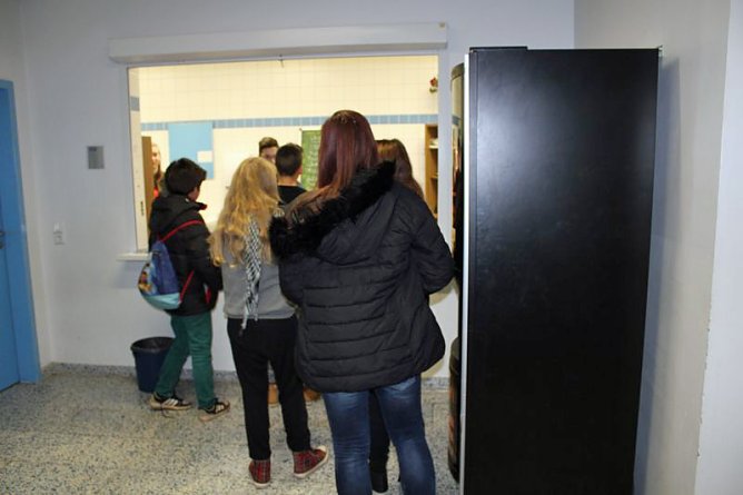 Schulkiosk eröffnete im Östertal (Foto: Karl-Heinz Herrmann) Schulkiosk eröffnete im Östertal (Foto: Karl-Heinz Herrmann)