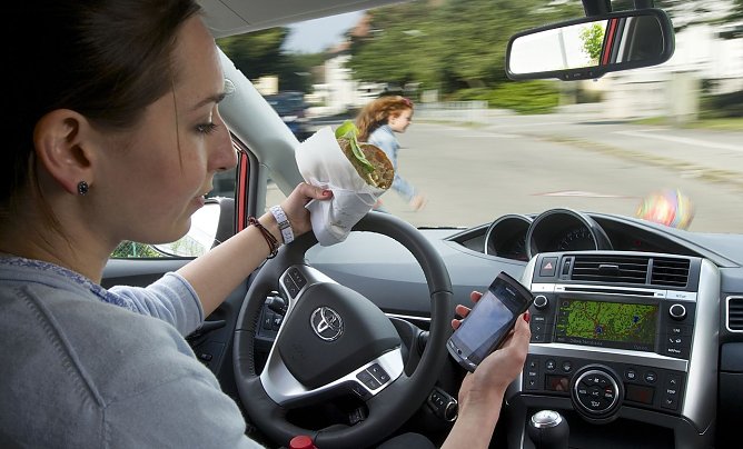 Blindflug für Sekunden (Foto: ADAC) Blindflug für Sekunden (Foto: ADAC)