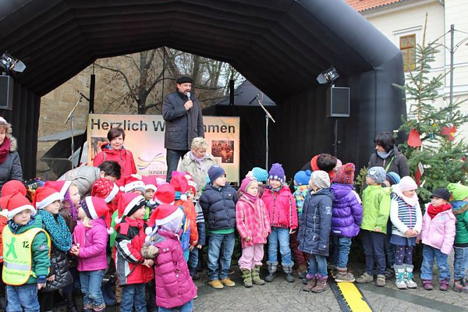 Weihnachtsmarkt eröffnet (Foto: Karl-Heinz Herrmann) Weihnachtsmarkt eröffnet (Foto: Karl-Heinz Herrmann)