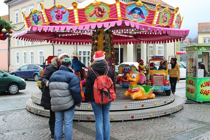 Weihnachtsmarkt eröffnet (Foto: Karl-Heinz Herrmann) Weihnachtsmarkt eröffnet (Foto: Karl-Heinz Herrmann)