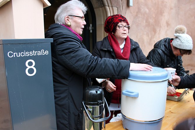 Last uns warm und trocken bleiben - Stürmisches Turmblasen (Foto: Karl-Heinz Herrmann) Last uns warm und trocken bleiben - Stürmisches Turmblasen (Foto: Karl-Heinz Herrmann)