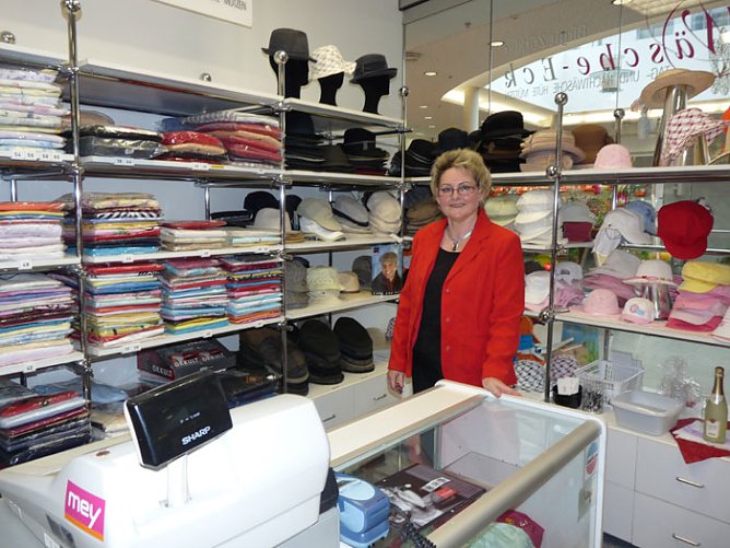 Eröffnung Wäsche-Eck (Foto: Karl-Heinz Herrmann) Eröffnung Wäsche-Eck (Foto: Karl-Heinz Herrmann)