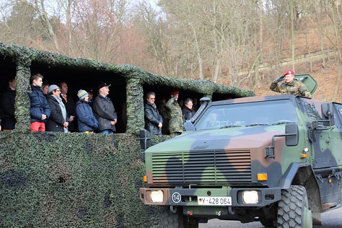 Übergabe Kommando bei der 1. Kompanie des Versorgungsbataillons 131 (Foto: Karl-Heinz Herrmann) Übergabe Kommando bei der 1. Kompanie des Versorgungsbataillons 131 (Foto: Karl-Heinz Herrmann)