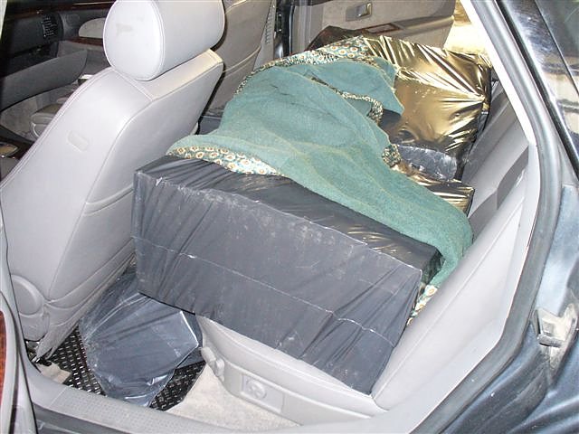 Das Auto voller Zigaretten (Foto: Zoll)