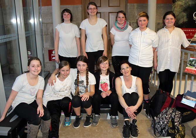 Soroptimisten unterstützen Tanzprojekt weiter (Foto: Karl-Heinz Herrmann) Soroptimisten unterstützen Tanzprojekt weiter (Foto: Karl-Heinz Herrmann)