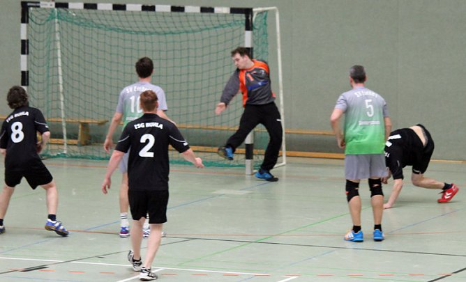 Handball: E. Sondershausen gegen TSG Ruhla (Foto: Karl-Heinz Herrmann) Handball: E. Sondershausen gegen TSG Ruhla (Foto: Karl-Heinz Herrmann)