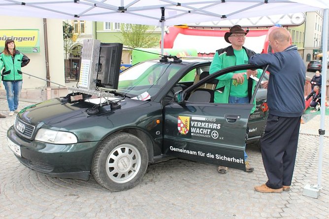 Autofrühling lohnt sich (Foto: Karl-Heinz Herrmann) Autofrühling lohnt sich (Foto: Karl-Heinz Herrmann)