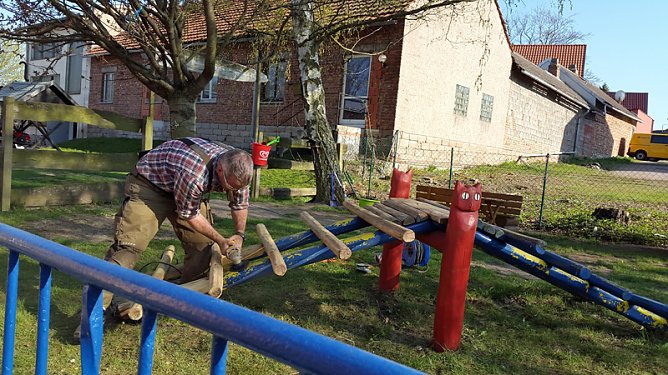 Breite Unterstützung für kleine Helbespatzen (Foto: Privat) Breite Unterstützung für kleine Helbespatzen (Foto: Privat)
