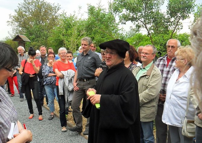 Arterner Lutherstein feierlich &uuml;bergeben (Foto: Privat)