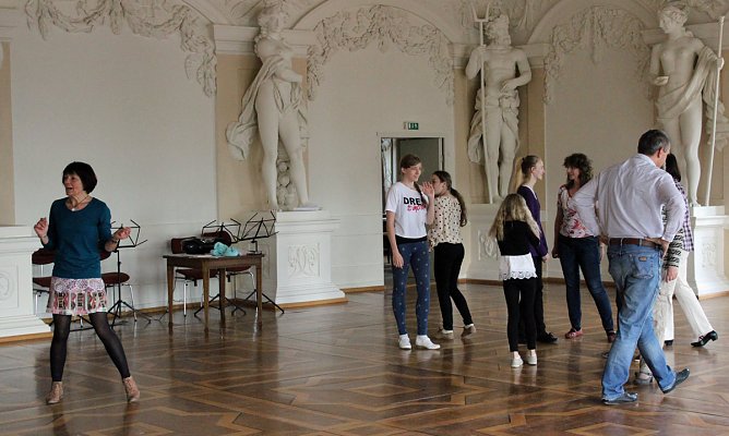 Tanzgruppe probte öffentlich (Foto: Karl-Heinz Herrmann) Tanzgruppe probte öffentlich (Foto: Karl-Heinz Herrmann)